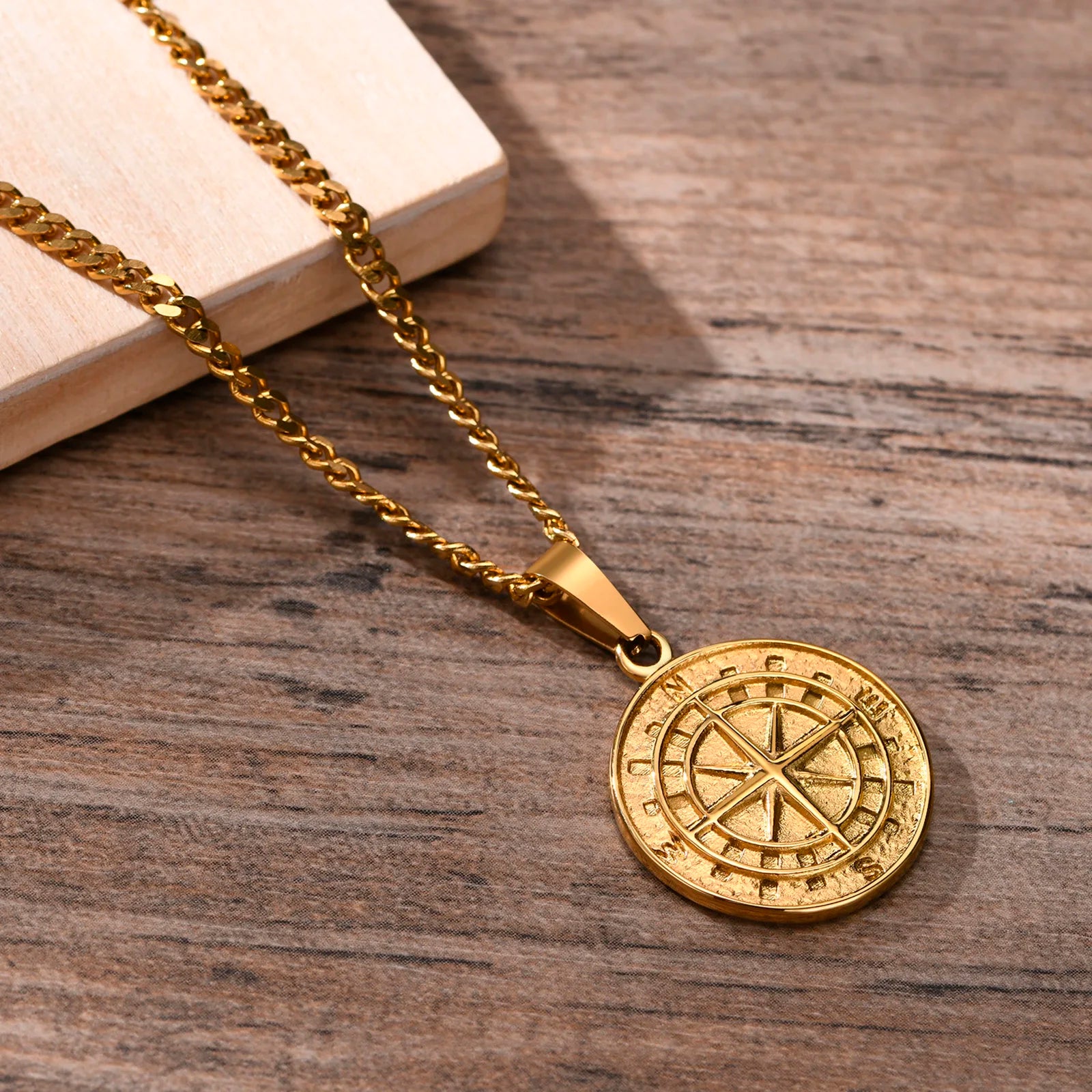 DFIORE GOLD COMPASS
